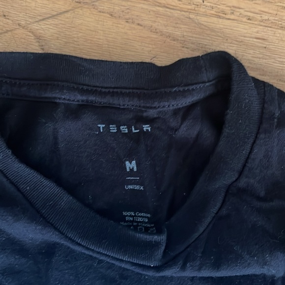 Tesla tshirt - Picture 3 of 3
